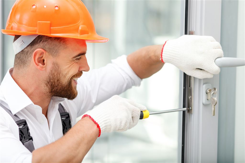 Book an emergency locksmith